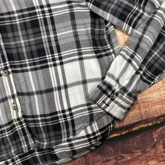 Wild Fable Plaid Cropped Button Down Shirt - Picture 5 of 8